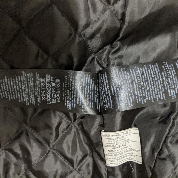 Guess jacket with some crumbling in neck area - Picture 5 of 10